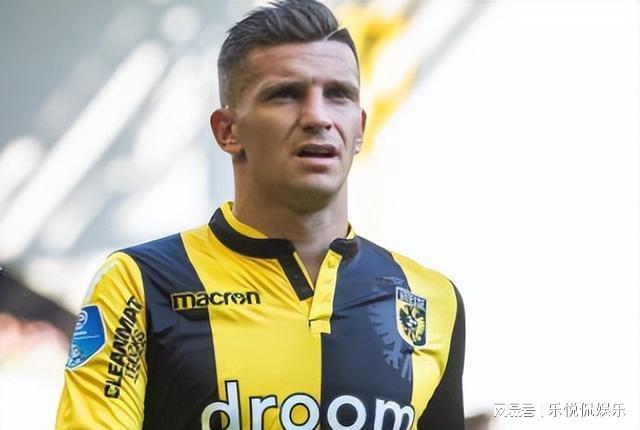 队员之间的 队员之间的