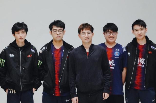 力的氛围中 力的氛围中